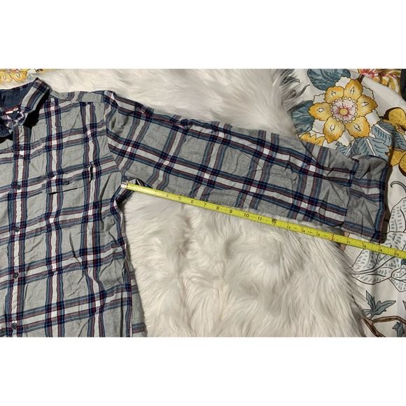 Tommy Hilfiger button up - Picture 8 of 9